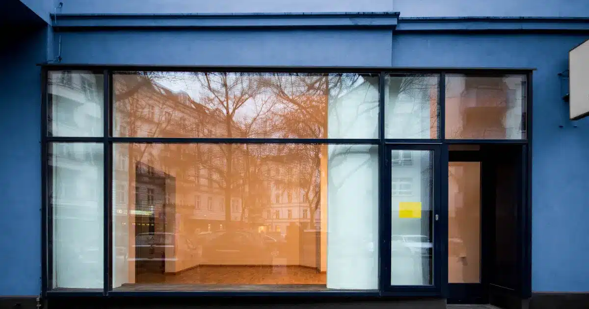 Unoccupied commercial property shopfront
